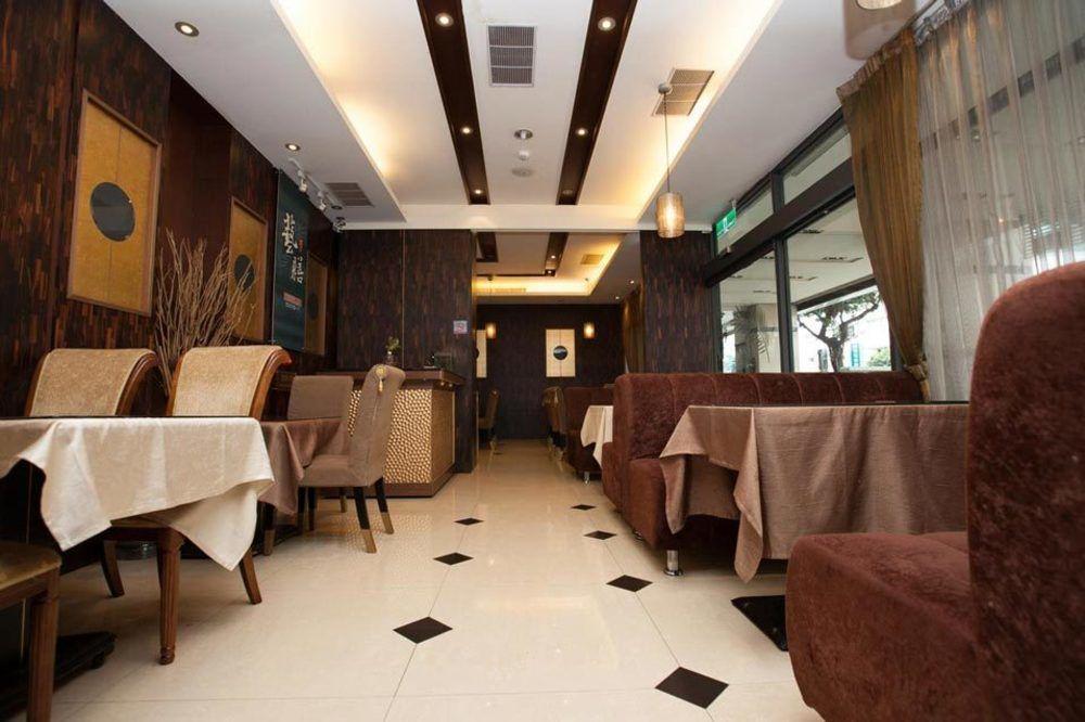 Mila Hotel Taichung Extérieur photo