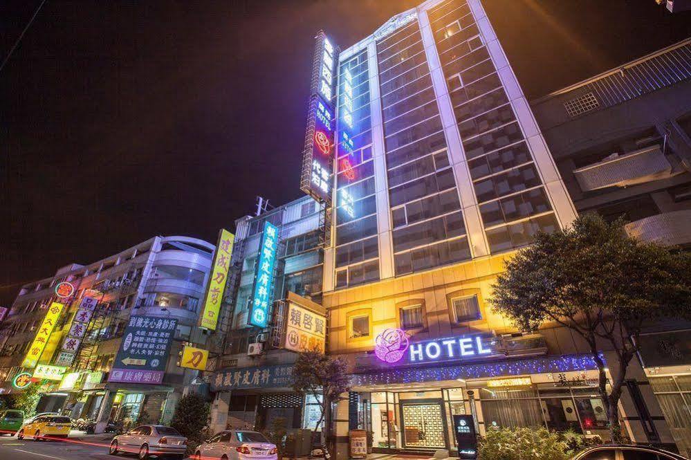 Mila Hotel Taichung Extérieur photo