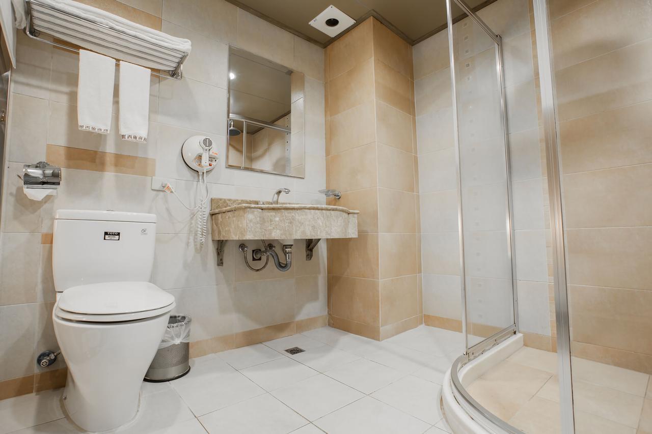 Mila Hotel Taichung Extérieur photo